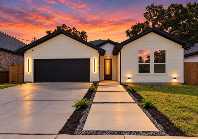 Single family home for sale at 2734 Marburg St, Dallas, TX 75215 | MLS# 21355515