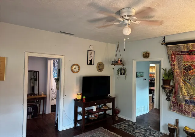 Photo 3 of Single family home for sale at 655 N Race St, Stephenville, TX 76401 | MLS# 21356311 | Listing updated on 2026-09-09