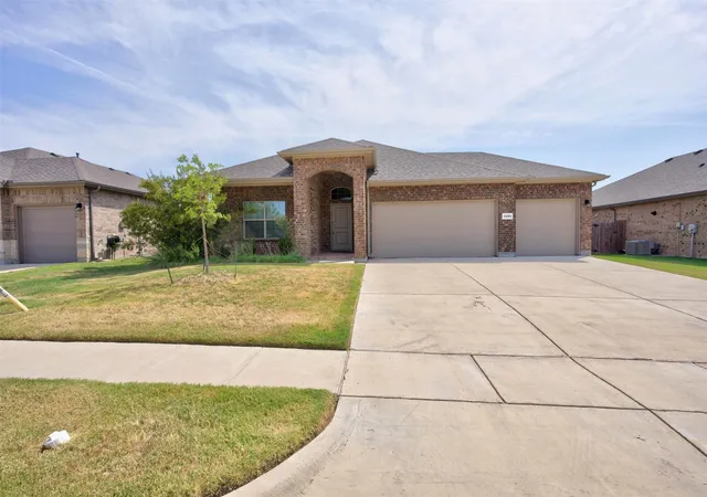 Photo 1 of Single family home for sale at 1203 Larkspur Ln, Cleburne, TX 76033 | MLS# 21355391 | Listing updated on 2026-09-13