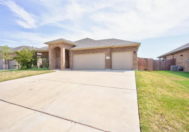 Photo 2 of Single family home for sale at 1203 Larkspur Ln, Cleburne, TX 76033 | MLS# 21355391 | Listing updated on 2026-09-13