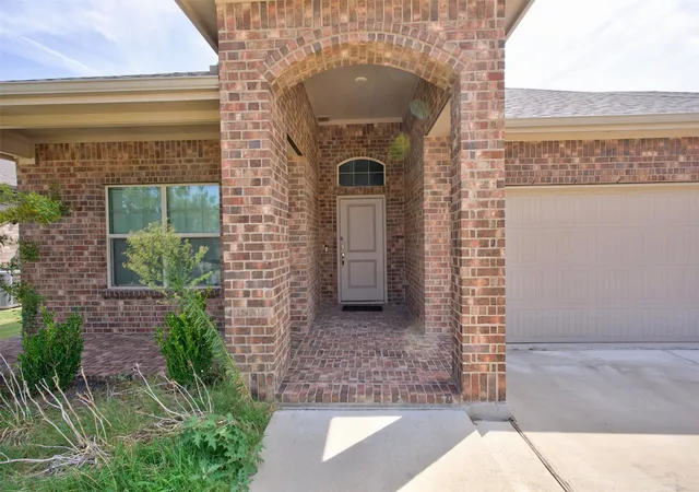 Photo 3 of Single family home for sale at 1203 Larkspur Ln, Cleburne, TX 76033 | MLS# 21355391 | Listing updated on 2026-09-13
