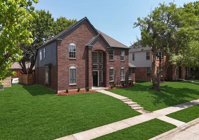 Photo 2 of Single family home for sale at 10104 Preston Vineyard Dr, Frisco, TX 75035 | MLS# 21352940 | Listing updated on 2026-09-12