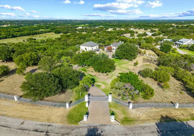 Photo 1 of Single family home for sale at 200 Falcon Rdg, Aledo, TX 76008 | MLS# 21353860 | Listing updated on 2026-09-13