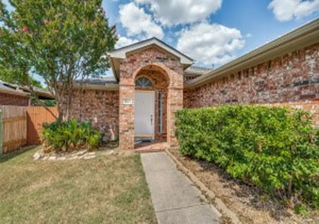 Photo 3 of Sale Pending at 1011 Port Aransas Dr, Little Elm, TX 75068 | MLS# 21356425 | Listing updated on 2026-09-14