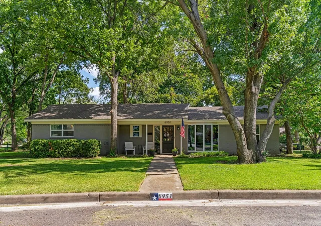 Photo 3 of Single family home for sale at 6951 Pinon St, Fort Worth, TX 76116 | MLS# 21355025 | Listing updated on 2026-09-14