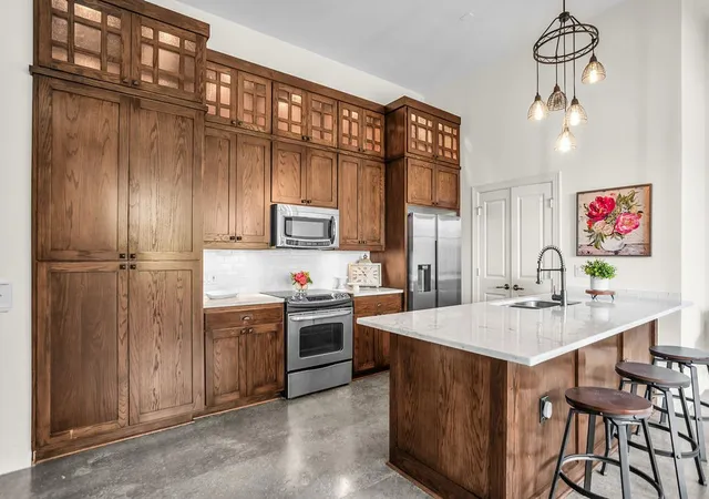 Photo 3 of Condo for sale at 2502 Live Oak St #218, Dallas, TX 75204 | MLS# 21352957 | Listing updated on 2026-09-08