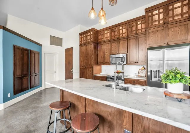 Photo 4 of Condo for sale at 2502 Live Oak St #218, Dallas, TX 75204 | MLS# 21352957 | Listing updated on 2026-09-08