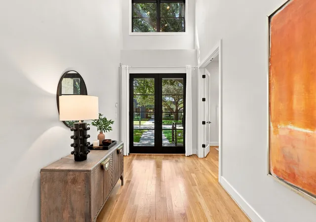 Photo 3 of Sale Pending at 6939 Southridge Dr, Dallas, TX 75214 | MLS# 21352679 | Listing updated on 2026-09-14