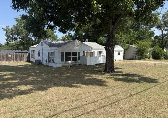Photo 1 of Single family home for sale at 3815 Beverly Dr, Waco, TX 76711 | MLS# 21356683 | Listing updated on 2026-09-10