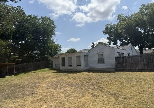 Photo 3 of Single family home for sale at 3815 Beverly Dr, Waco, TX 76711 | MLS# 21356683 | Listing updated on 2026-09-10