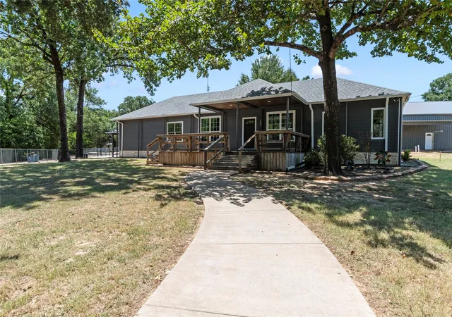 Photo 1 of Sale Pending at 109 Bayview St, Gun Barrel City, TX 75156 | MLS# 21347569 | Listing updated on 2026-09-08