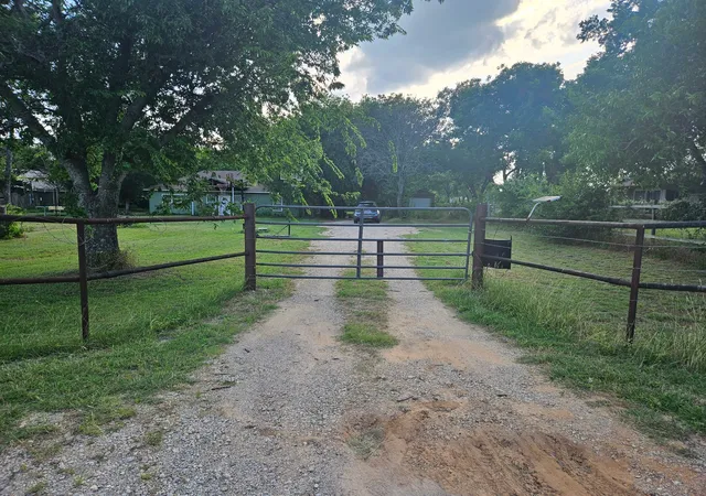 Photo 6 of Single family home for sale at 138 County Road 4876, Newark, TX 76071 | MLS# 21356820 | Listing updated on 2026-09-10