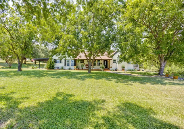 Photo 2 of Single family home for sale at 13800 Llano Dr, Weatherford, TX 76087 | MLS# 21337145 | Listing updated on 2026-10-03