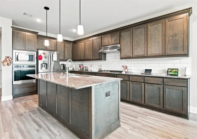 Photo 1 of Single family home for sale at 2913 Sundial Ln, Justin, TX 76247 | MLS# 21356952 | Listing updated on 2026-09-29