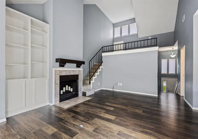 Photo 3 of Single family home for sale at 106 Summer Pl Cir, Pottsboro, TX 75076 | MLS# 21355920 | Listing updated on 2026-10-01