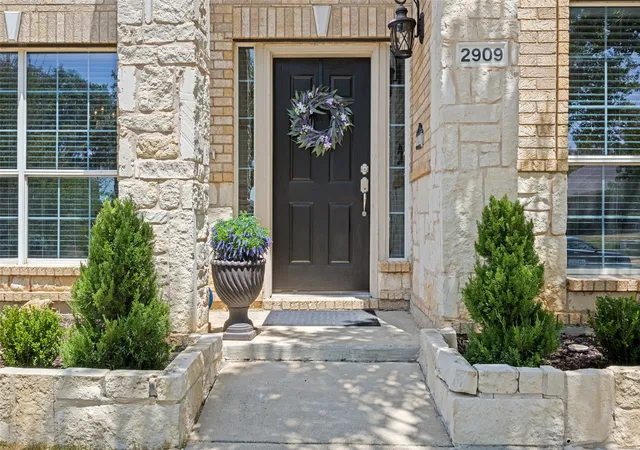 Photo 4 of Single family home for sale at 2909 Lighthouse Dr, Denton, TX 76210 | MLS# 21356953 | Listing updated on 2026-09-20