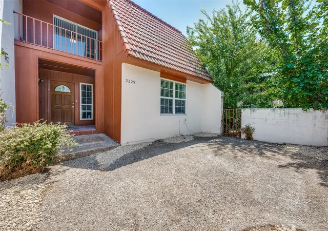 Photo 1 of Townhouse for sale at 2229 Seville Ct, Dwg, TX 76013 | MLS# 21348956 | Listing updated on 2026-09-23