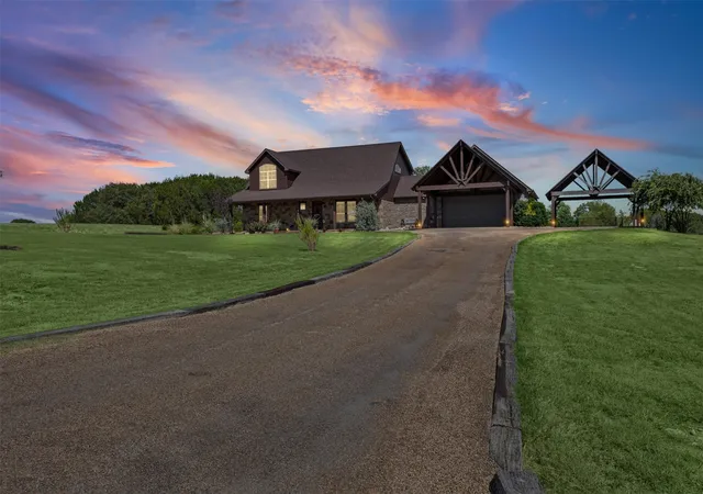 Photo 2 of Single family home for sale at 2407 Wills Way Dr, Granbury, TX 76049 | MLS# 21351686 | Listing updated on 2026-09-10
