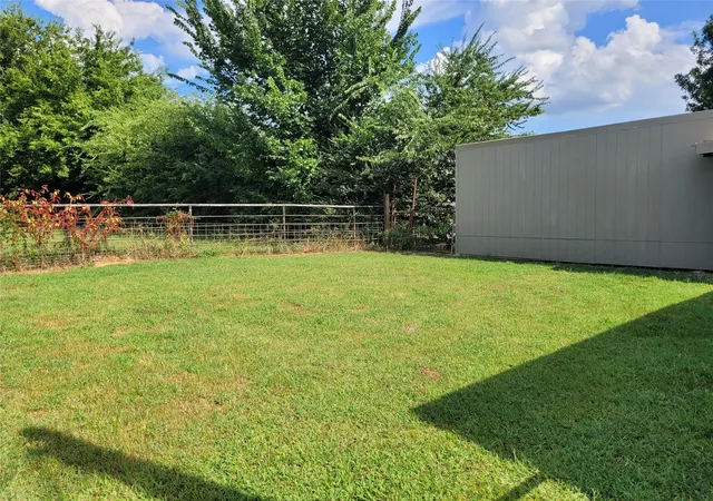 Photo 4 of Single family home for sale at 735 Sw 1St, Detroit, TX 75436 | MLS# 21356790 | Listing updated on 2026-10-05