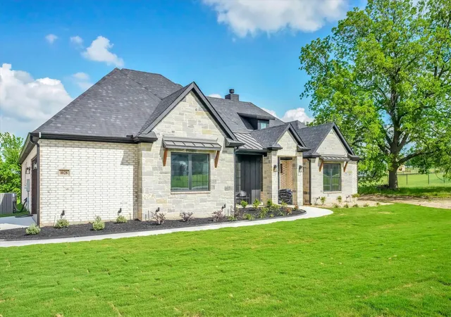 Photo 2 of Single family home for sale at 1028 Henry Way Rd, Springtown, TX 76082 | MLS# 21357130 | Listing updated on 2026-09-09