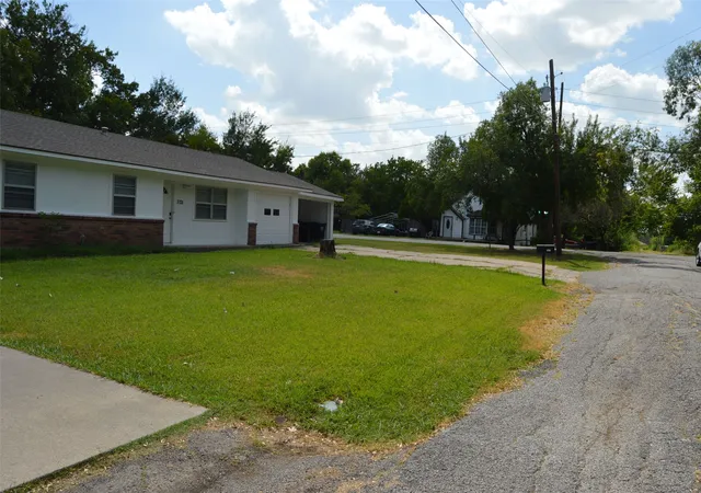 Photo 3 of Single family home for sale at 3321 Eastland Ave, Greenville, TX 75402 | MLS# 21357123 | Listing updated on 2026-09-08
