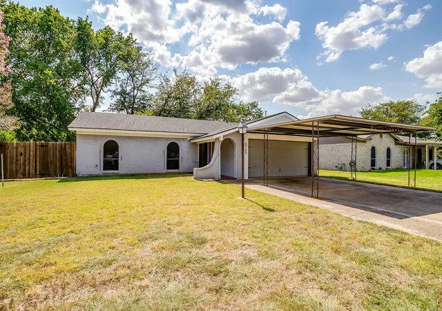 Photo 2 of Single family home for sale at 6709 Summit Ridge Dr, Watauga, TX 76148 | MLS# 21357219 | Listing updated on 2026-09-28