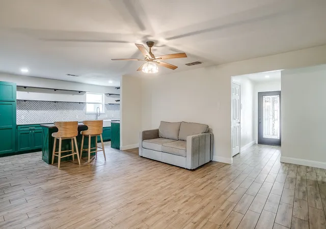 Photo 3 of Single family home for sale at 6709 Summit Ridge Dr, Watauga, TX 76148 | MLS# 21357219 | Listing updated on 2026-09-28