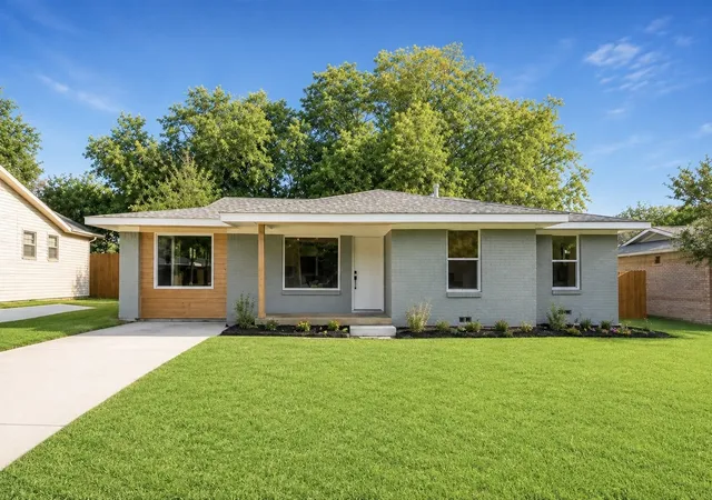 Photo 1 of Sale Pending at 5417 Vicki St, Haltom City, TX 76117 | MLS# 21356742 | Listing updated on 2026-09-08