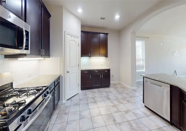 Photo 3 of Single family home for sale at 1517 Sea Island Rd, Aubrey, TX 76227 | MLS# 21357226 | Listing updated on 2026-09-12