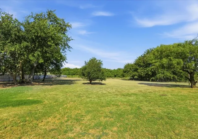Photo 4 of Manufactured home for sale at 7515 County Road 1014A, Joshua, TX 76058 | MLS# 21356918 | Listing updated on 2026-09-23
