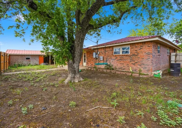 Photo 3 of Sale Pending at 1435 Bandera Dr, Roscoe, TX 79545 | MLS# 21302410 | Listing updated on 2026-09-23