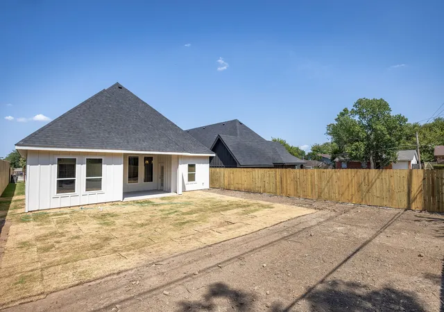 Photo 40 of Single family home for sale at 3203 Nw 33Rd St, Fort Worth, TX 76106 | MLS# 21357315 | Listing updated on 2026-09-08