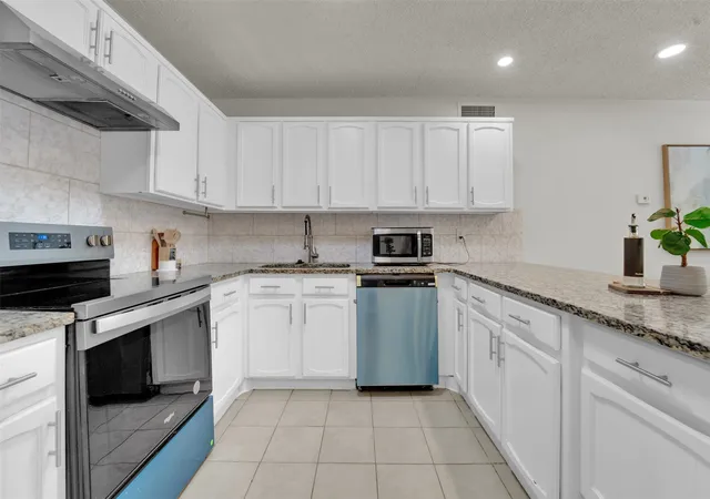 Photo 4 of Single family home for sale at 5517 Wyrick Ln, Garland, TX 75044 | MLS# 21349711 | Listing updated on 2026-09-08