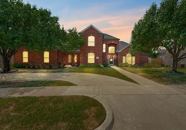 Photo 3 of Single family home for sale at 1907 Clearview Dr, Ennis, TX 75119 | MLS# 21356905 | Listing updated on 2026-09-14