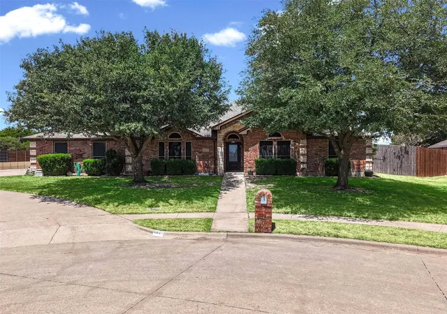 Photo 3 of Single family home for sale at 4621 Cedar Run Dr, Midlothian, TX 76065 | MLS# 21347515 | Listing updated on 2026-09-16