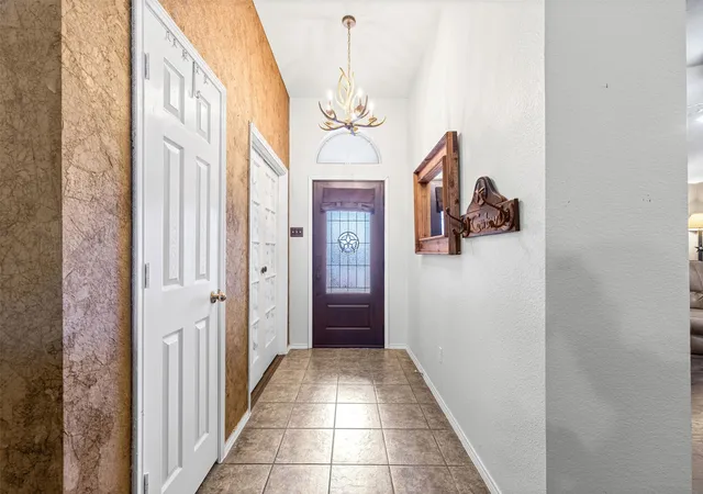 Photo 4 of Single family home for sale at 4621 Cedar Run Dr, Midlothian, TX 76065 | MLS# 21347515 | Listing updated on 2026-09-16