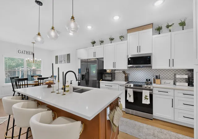 Photo 3 of Single family home for sale at 2155 Aldridge St, Waxahachie, TX 75165 | MLS# 21356562 | Listing updated on 2026-10-07