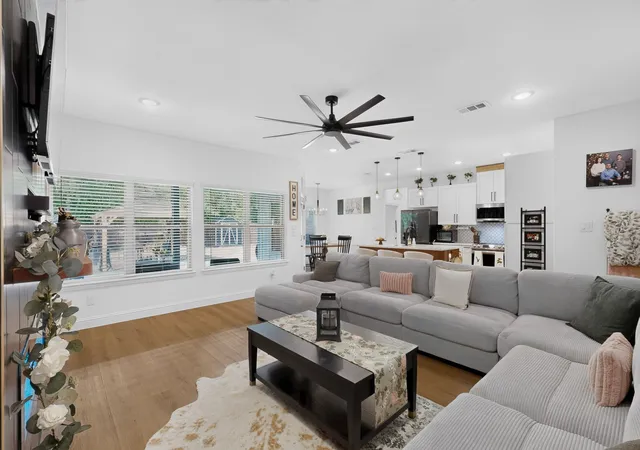 Photo 4 of Single family home for sale at 2155 Aldridge St, Waxahachie, TX 75165 | MLS# 21356562 | Listing updated on 2026-10-07