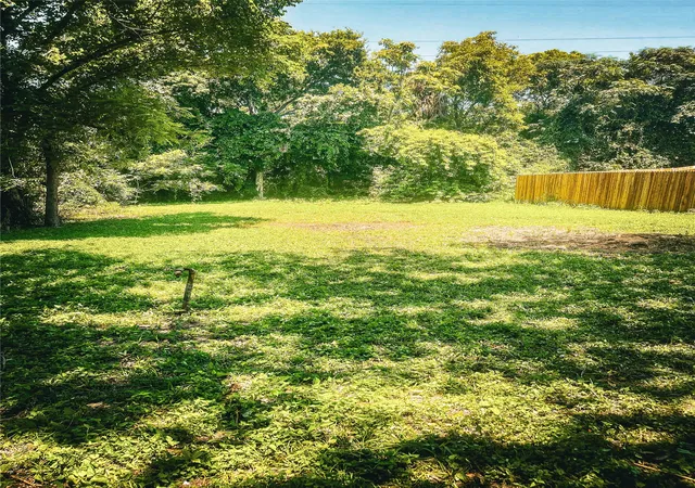 Photo 2 of Land for sale at 214 S Moore St, Dallas, TX 75203 | MLS# 21357463 | Listing updated on 2026-09-17