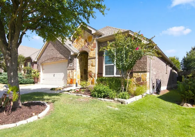 Photo 2 of Sale Pending at 1528 Westview Ln, Argyle, TX 76226 | MLS# 21356302 | Listing updated on 2026-09-09