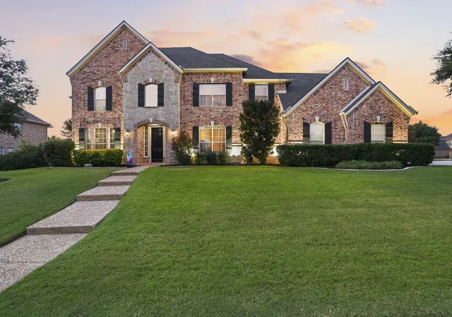 Photo 1 of Sale Pending at 809 Weybridge Ln, Keller, TX 76248 | MLS# 21338587 | Listing updated on 2026-10-02