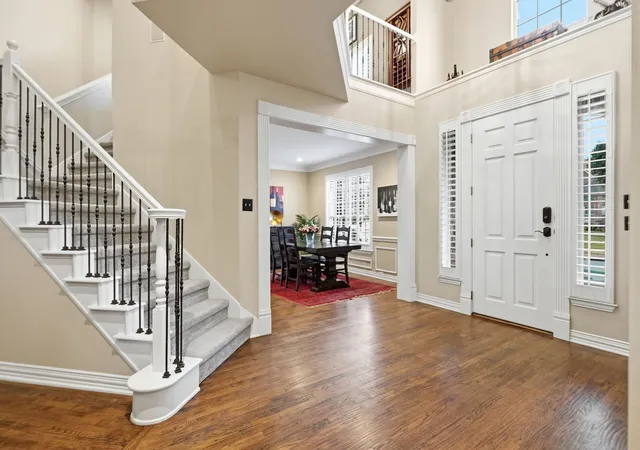Photo 4 of Sale Pending at 809 Weybridge Ln, Keller, TX 76248 | MLS# 21338587 | Listing updated on 2026-10-02