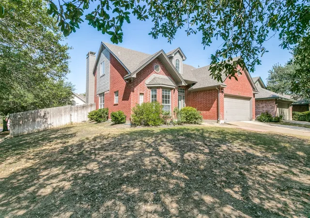 Photo 2 of Single family home for sale at 7413 Bear Lake Dr, Fort Worth, TX 76137 | MLS# 21356119 | Listing updated on 2026-09-15