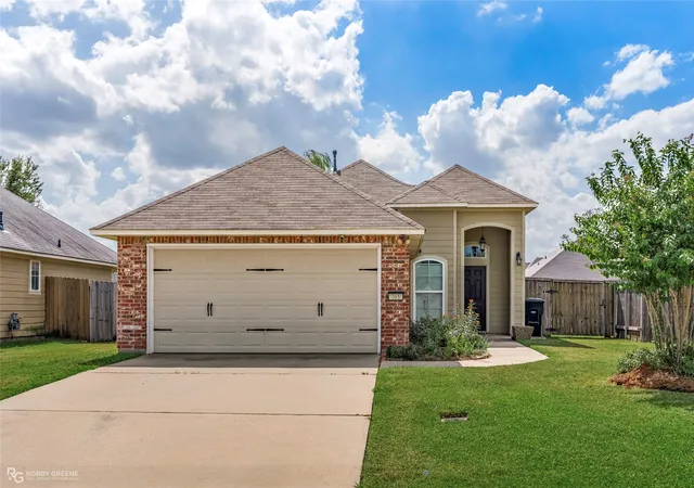 Photo 1 of Sale Pending at 365 Avondale Ln, Bossier City, LA 71112 | MLS# 21356860 | Listing updated on 2026-09-09