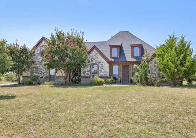 Photo 2 of Single family home for sale at 145 Mc Kay Ln, Weatherford, TX 76088 | MLS# 21357792 | Listing updated on 2026-09-14