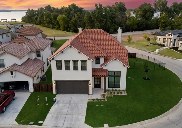 Photo 2 of Single family home for sale at 9030 Lakeside Dr, Fort Worth, TX 76179 | MLS# 21356255 | Listing updated on 2026-10-07