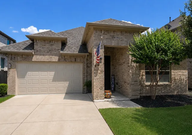Photo 4 of Sale Pending at 10324 Lakemont Dr, Fort Worth, TX 76131 | MLS# 21355451 | Listing updated on 2026-09-11