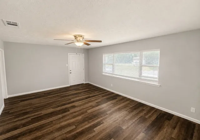 Photo 3 of Single family home for sale at 5312 Libbey Ave, Fort Worth, TX 76107 | MLS# 21357747 | Listing updated on 2026-09-14