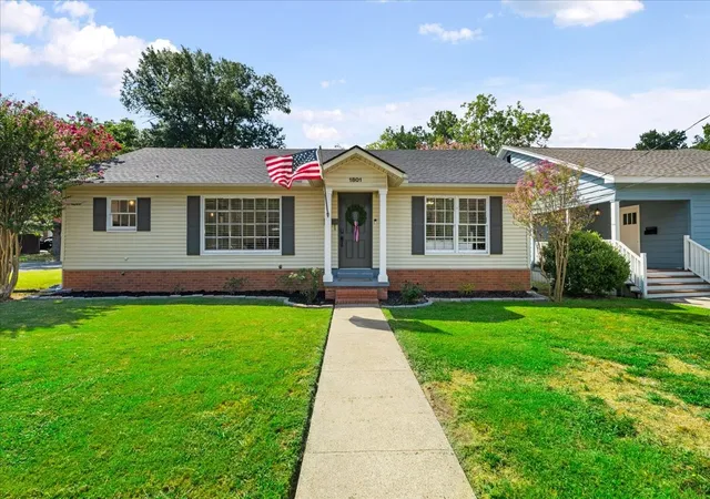 Photo 1 of Single family home for sale at 1801 Woodlawn Ave, Corsicana, TX 75110 | MLS# 21355517 | Listing updated on 2026-10-04