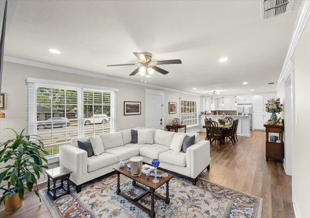 Photo 3 of Single family home for sale at 1801 Woodlawn Ave, Corsicana, TX 75110 | MLS# 21355517 | Listing updated on 2026-10-04